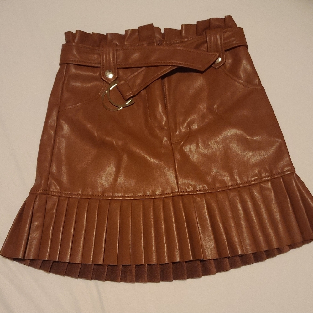 zara:  skirt leather!
